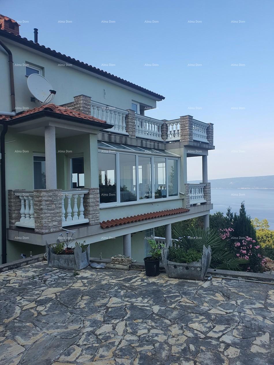 Apartmajska hiša s pogledom na morje