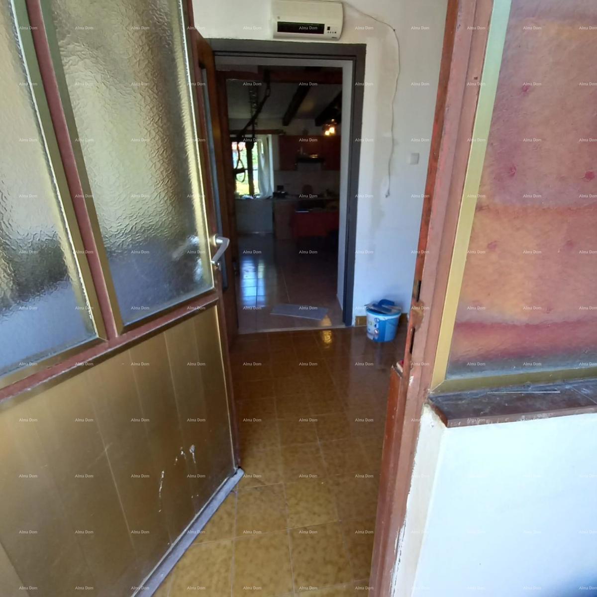 Na prodaju: šarmantna istarska kuća s prostranim dvorištem – Valtura
