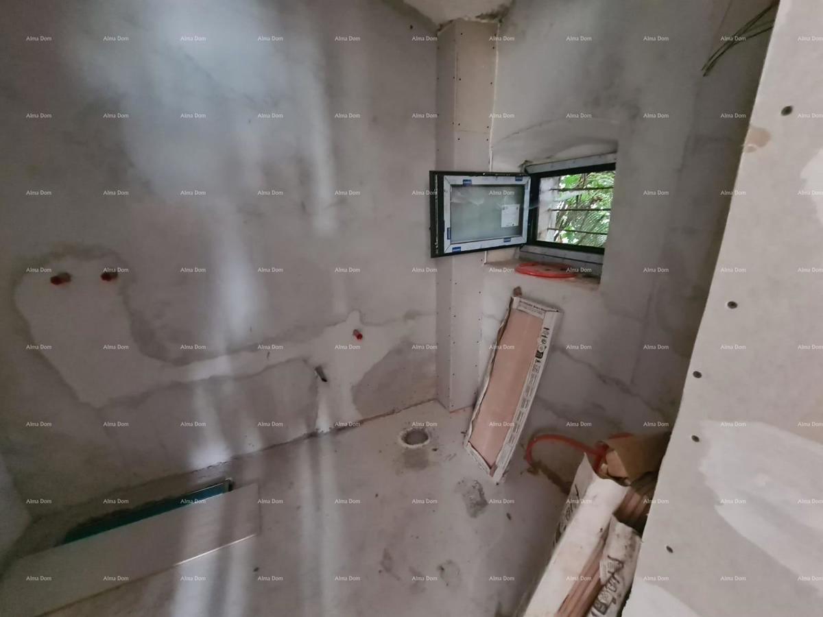 Na prodaju kuća s konobom u fazi renovacije, Krnica!