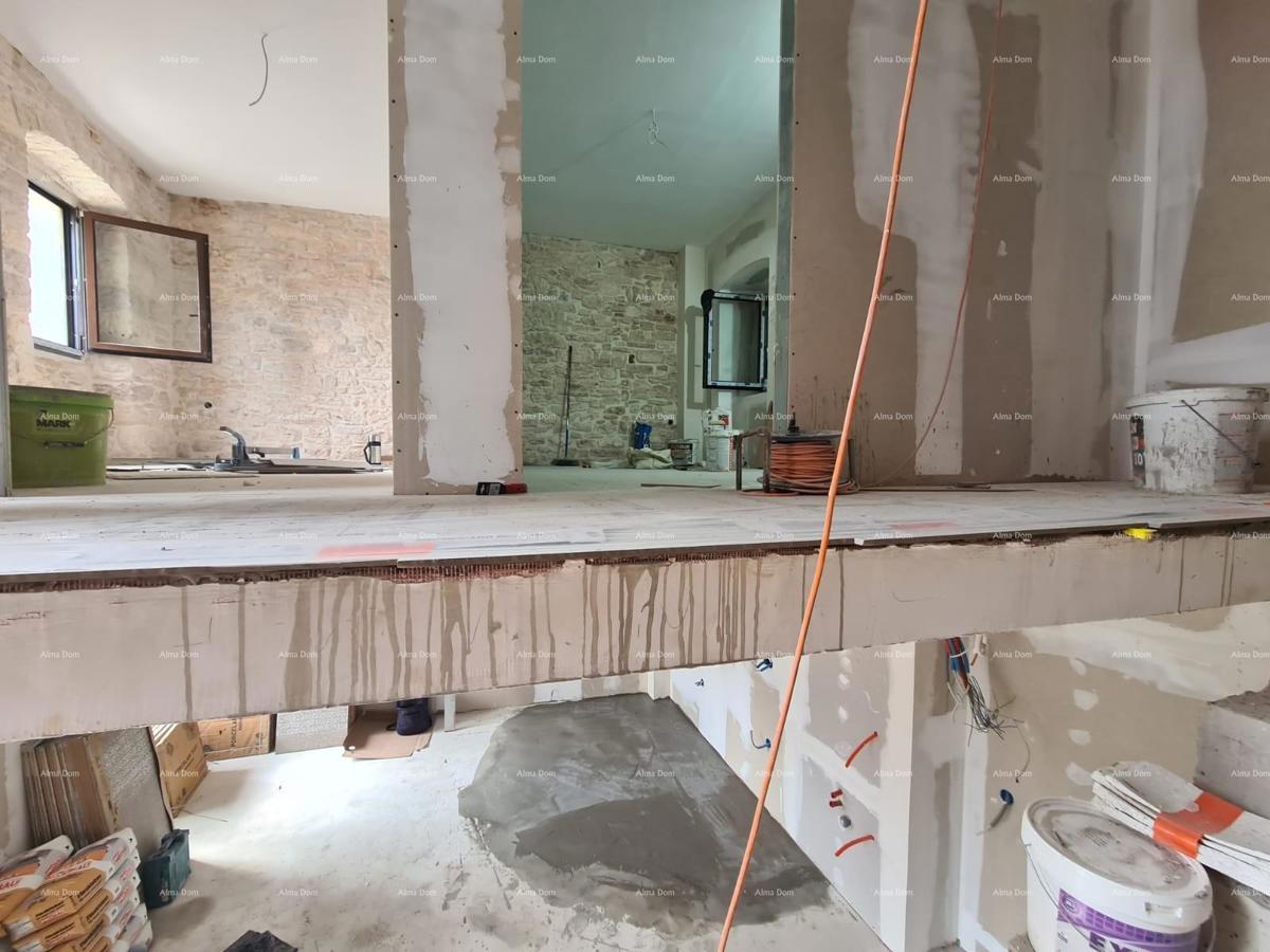 Na prodaju kuća s konobom u fazi renovacije, Krnica!