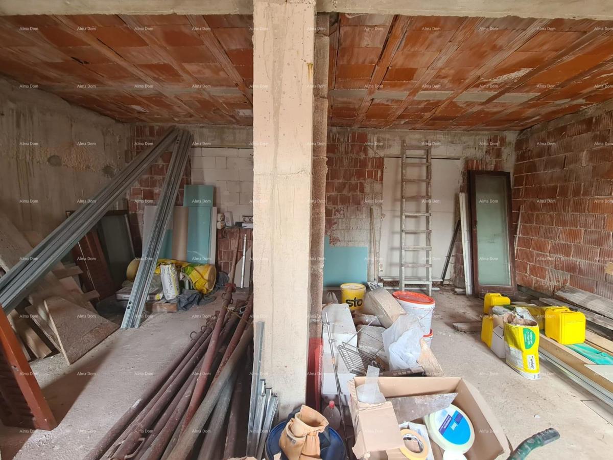 Na prodaju kuća s konobom u fazi renovacije, Krnica!