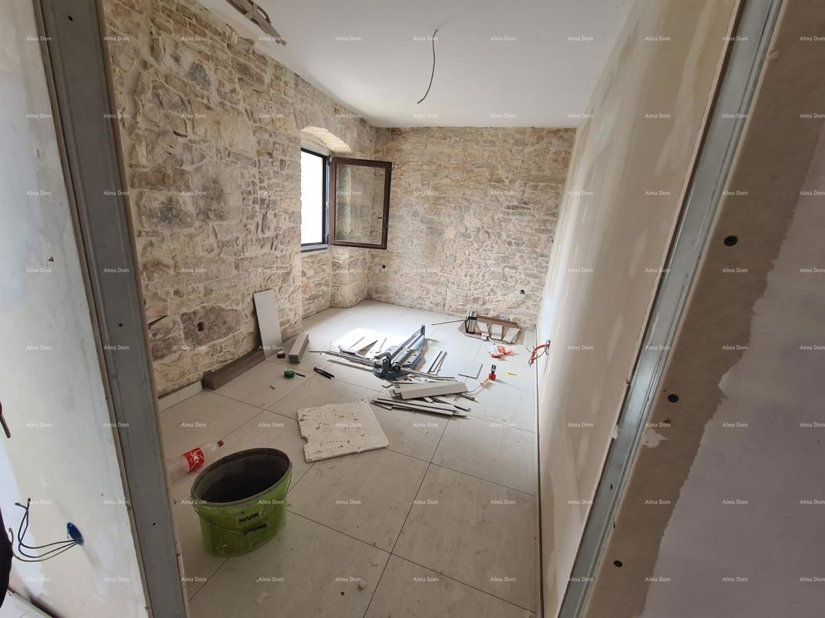 Na prodaju kuća s konobom u fazi renovacije, Krnica!