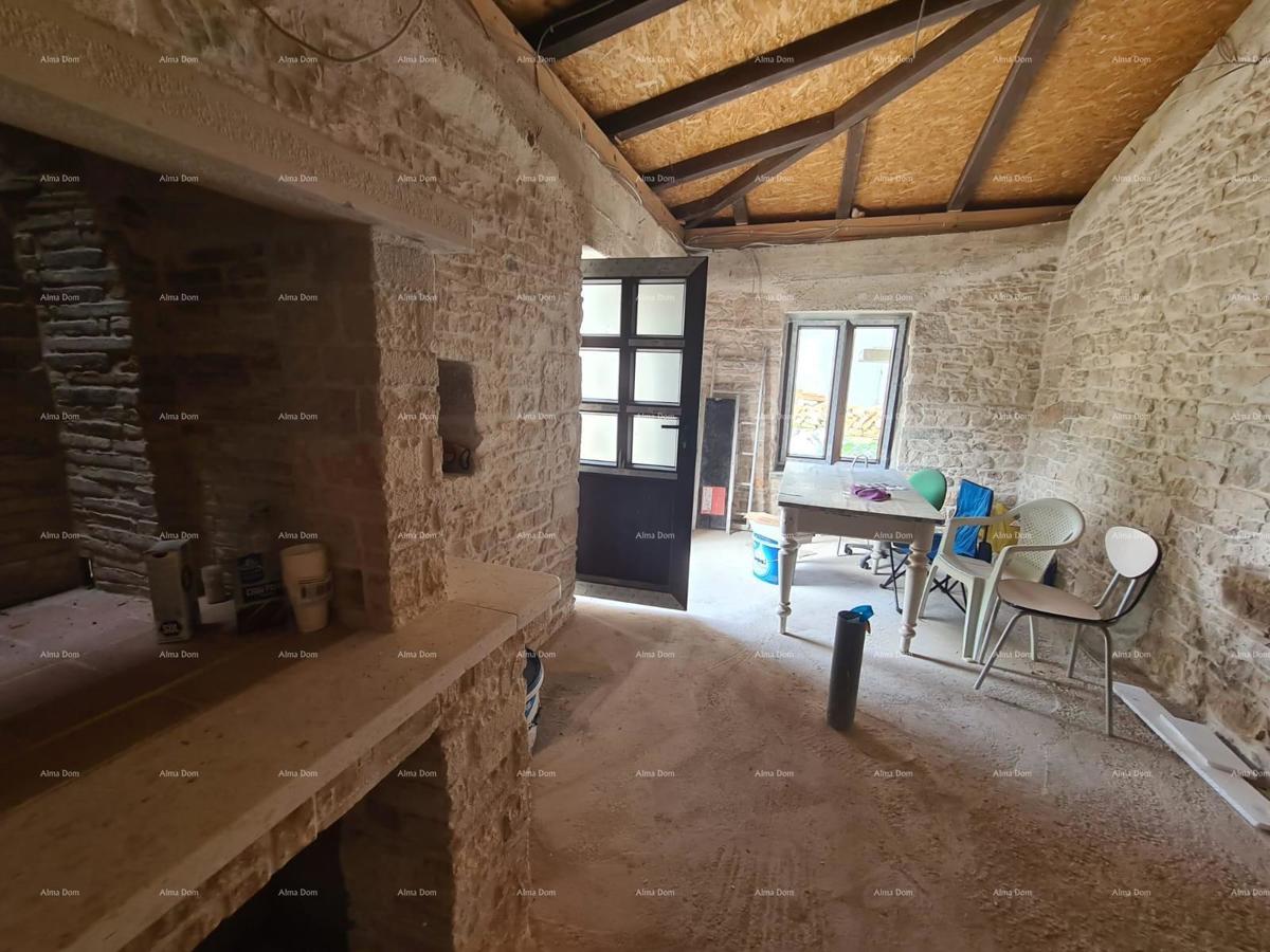 Na prodaju kuća s konobom u fazi renovacije, Krnica!