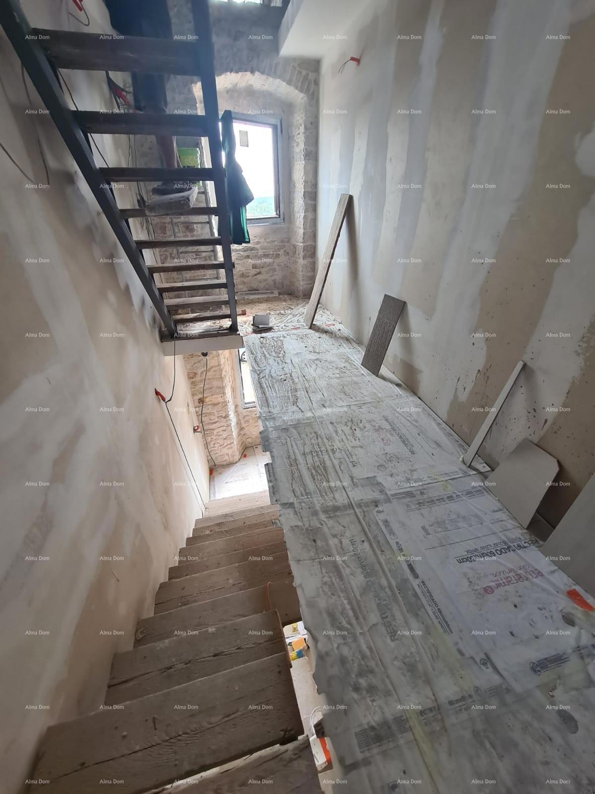 Na prodaju kuća s konobom u fazi renovacije, Krnica!