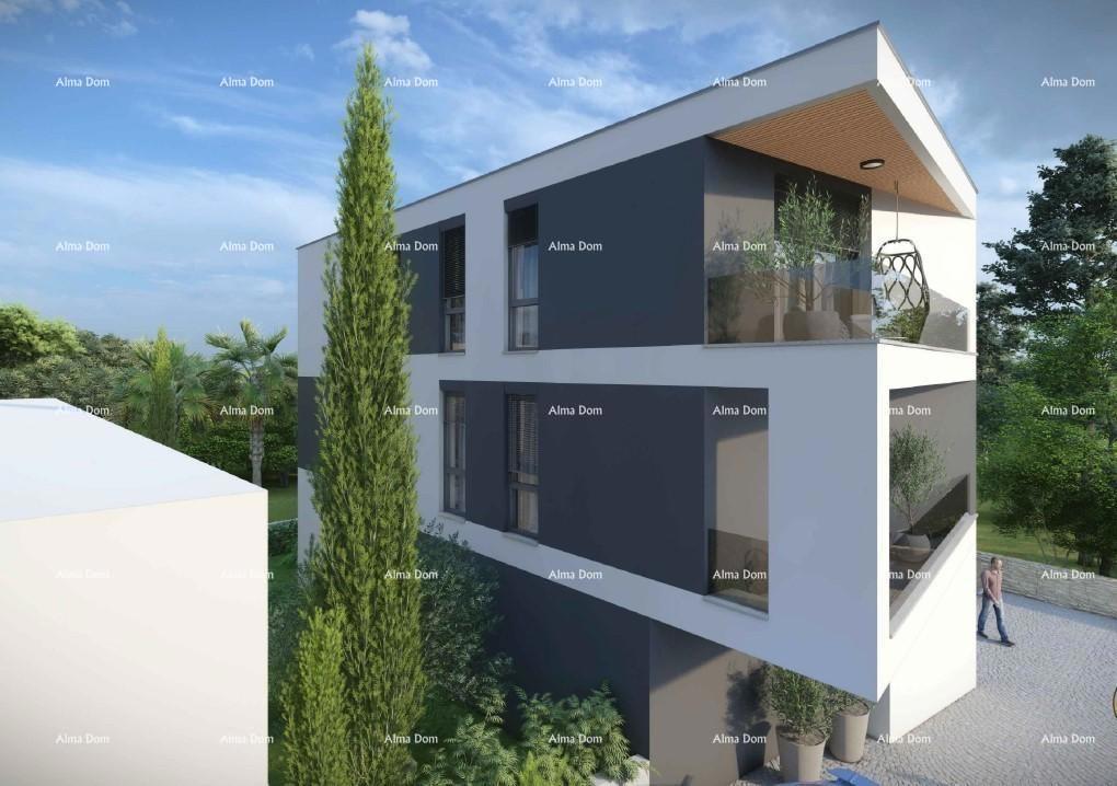 Dvosobno stanovanje z velikim vrtom 100 metrov od obale.