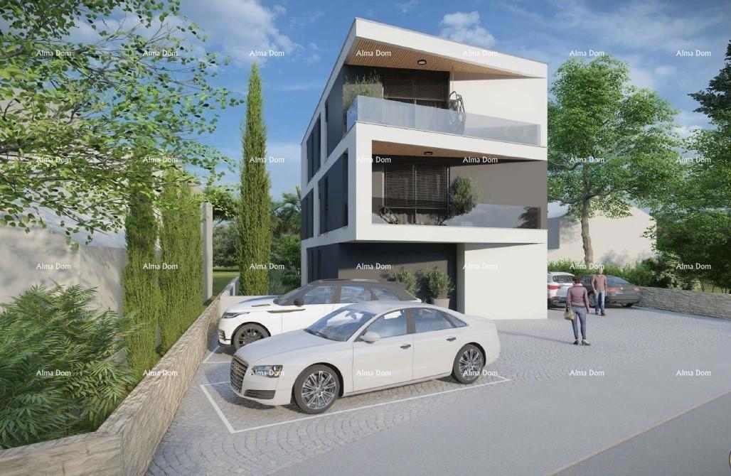 Dvosobno stanovanje z velikim vrtom 100 metrov od obale.