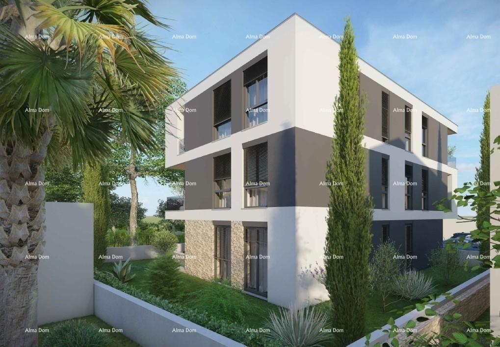 Dvosobno stanovanje z velikim vrtom 100 metrov od obale.