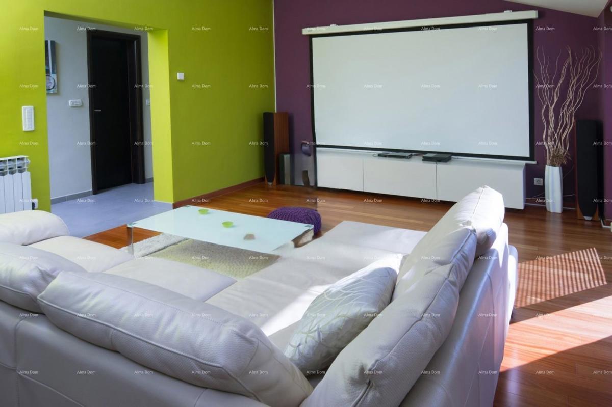 Prodaja - Prelepa kuća s apartmani i restoranom, Pula! Pogled na more!