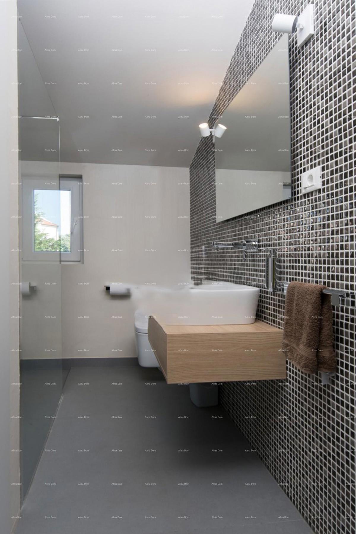 Prodaja - Prelepa kuća s apartmani i restoranom, Pula! Pogled na more!