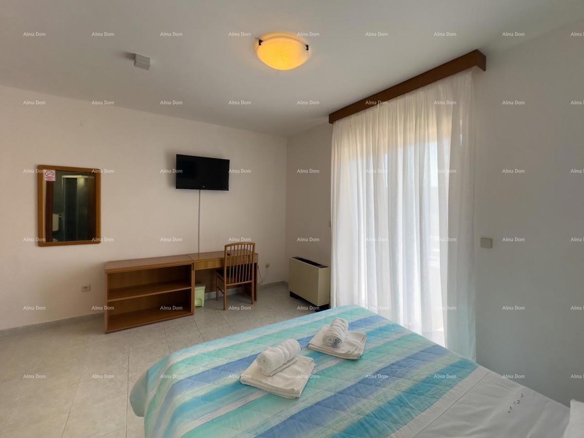 Investicija iz sanj: šarmanten hotel v Krnici, 200 m od morja