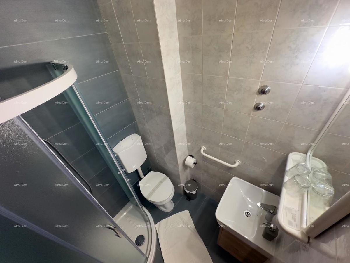 Investicija iz sanj: šarmanten hotel v Krnici, 200 m od morja