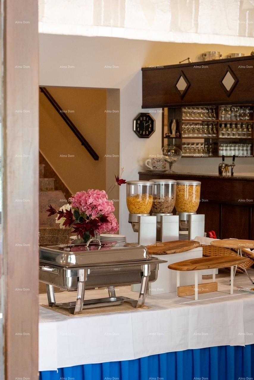 Investicija iz sanj: šarmanten hotel v Krnici, 200 m od morja