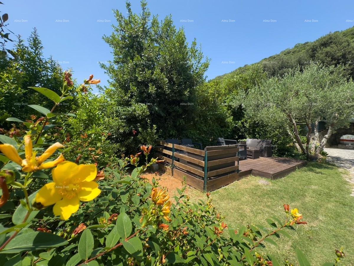 Investicija iz sanj: šarmanten hotel v Krnici, 200 m od morja