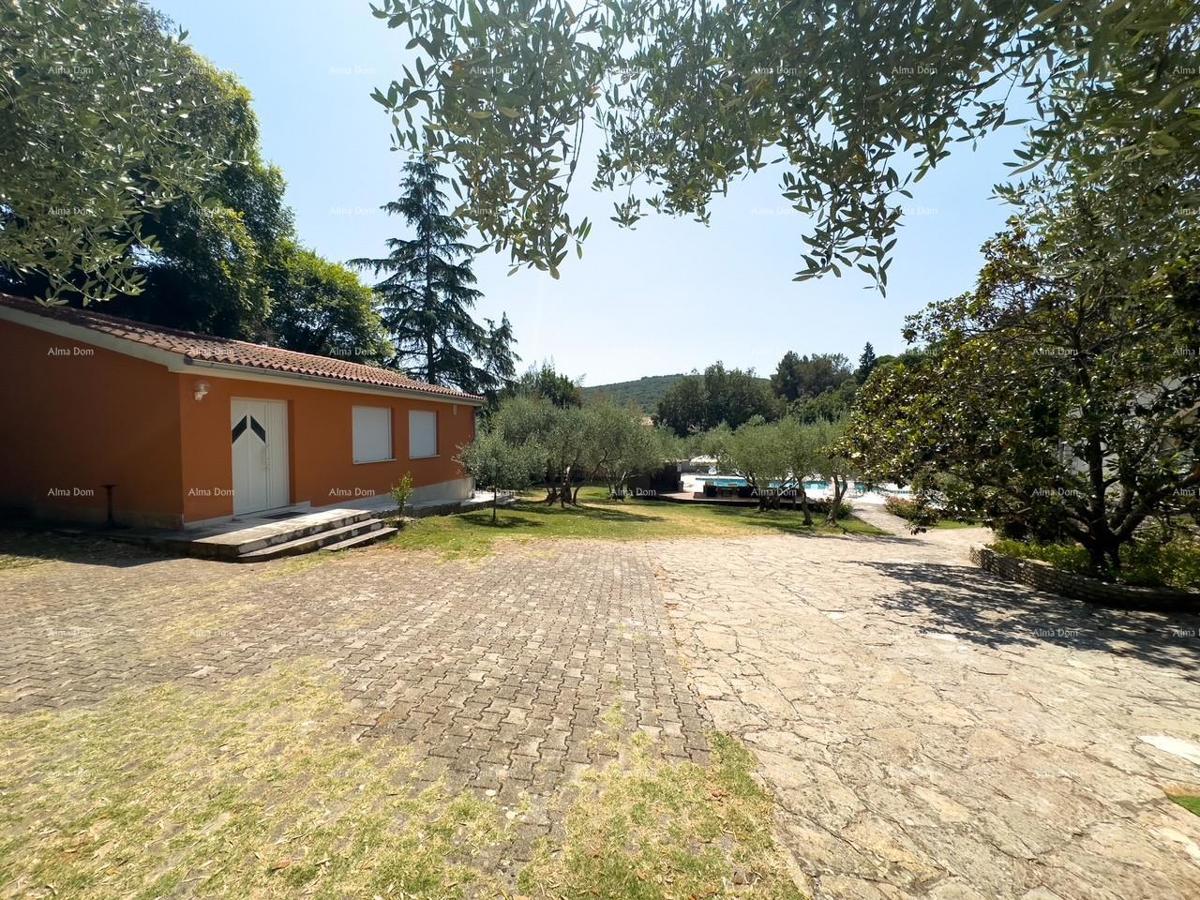 Investicija iz sanj: šarmanten hotel v Krnici, 200 m od morja