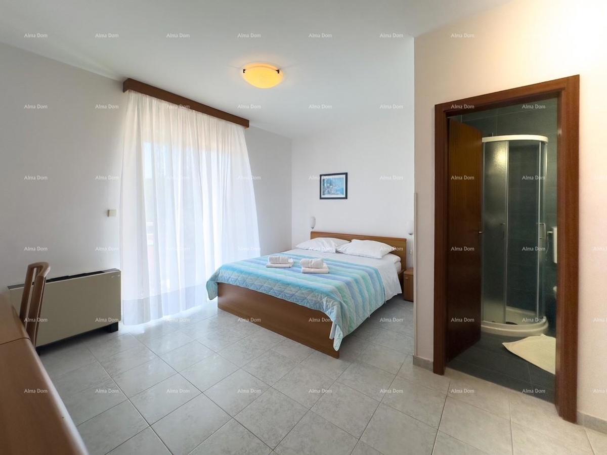 Investicija iz sanj: šarmanten hotel v Krnici, 200 m od morja