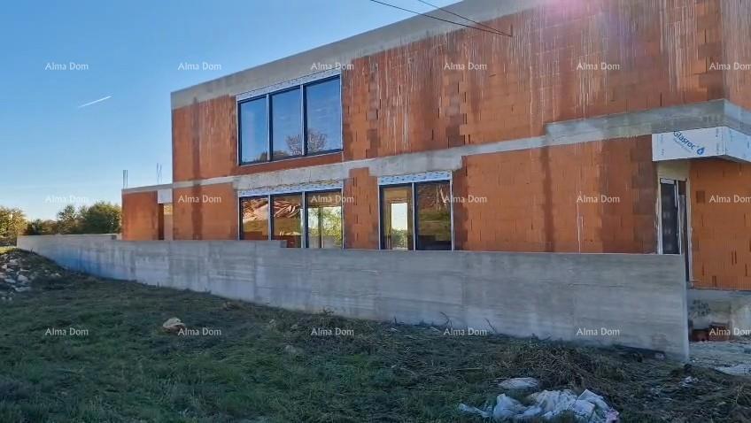 Kanfanar, moderna hiša v fazi Roh-bau