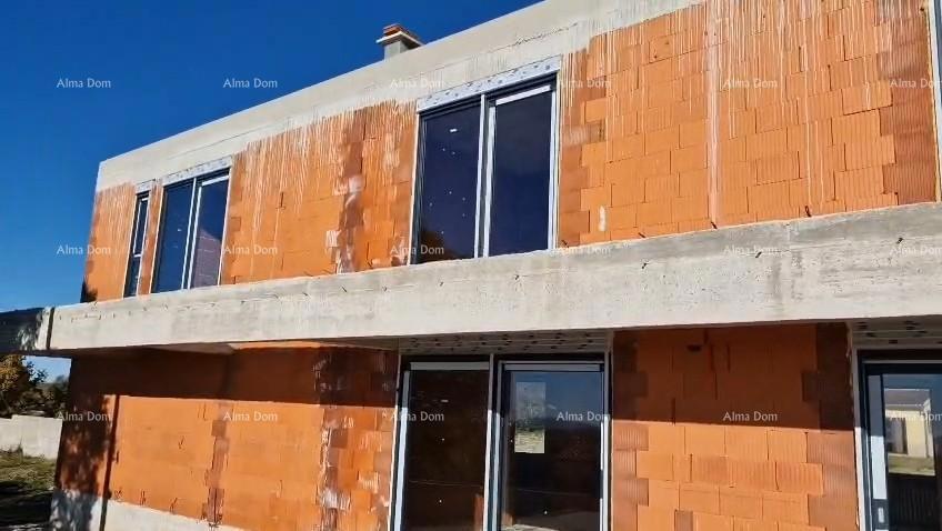 Kanfanar, moderna hiša v fazi Roh-bau