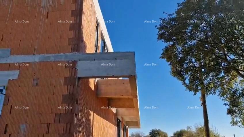 Kanfanar, moderna hiša v fazi Roh-bau