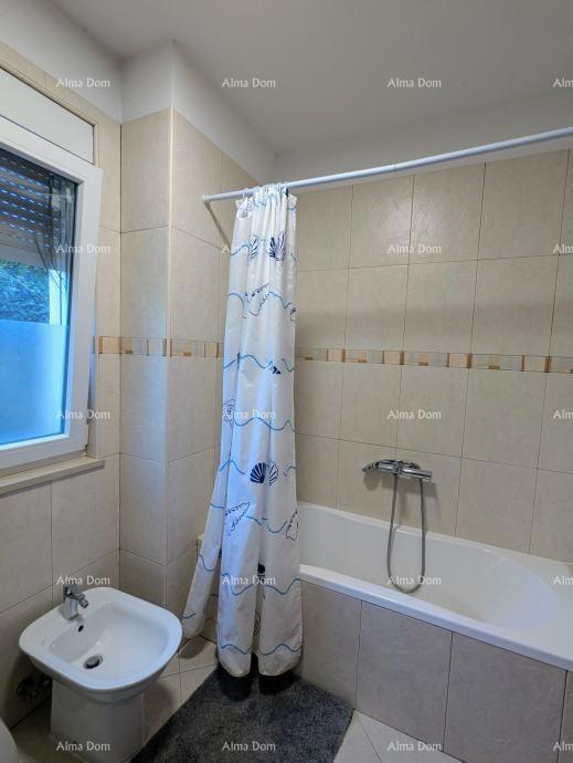 LABIN, Apartma z razgledom na morje in vrtom