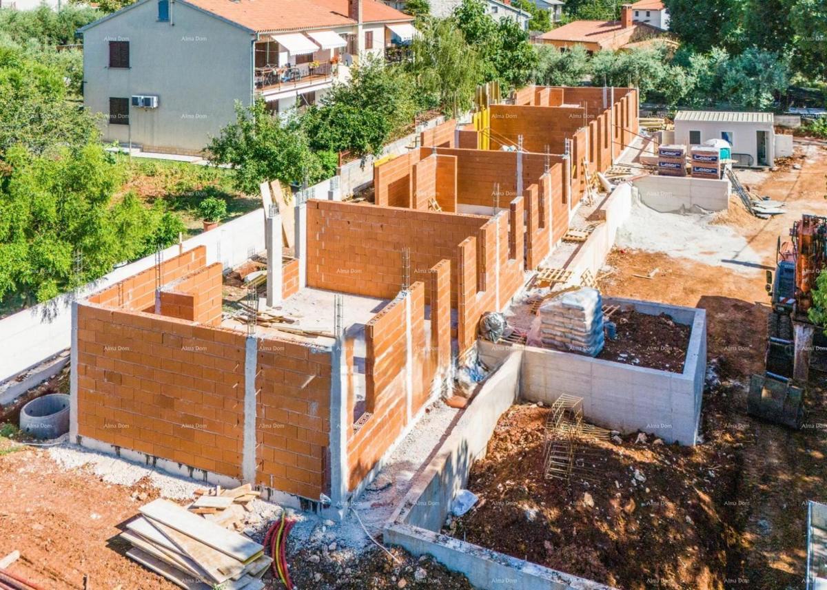 POREČ - Moderna polpritlična hiša z lastnim zelenjem (Hiša B)