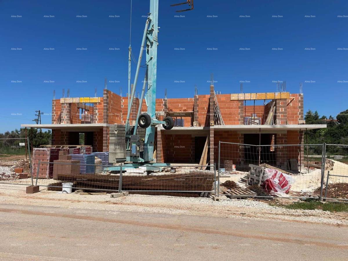 Nov projekt, Barbariga! Apartma z vrtom in parkiriščem, 500 m od morja