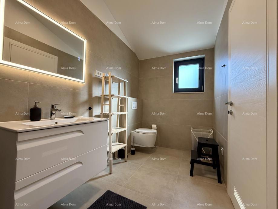 Moderna vila s bazenom, 218 m² – okolica Labina