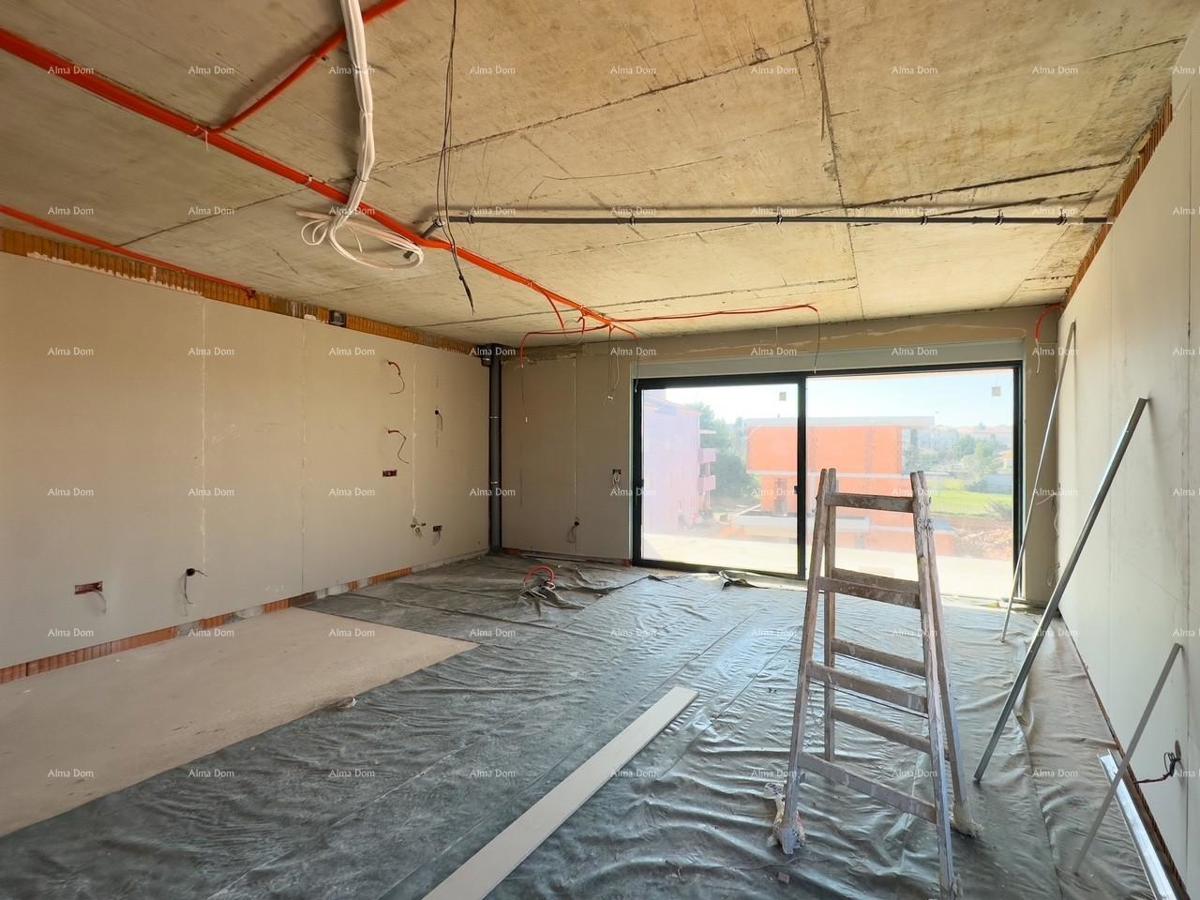 Na prodaj: Stanovanje v drugem nadstropju manjše stavbe!