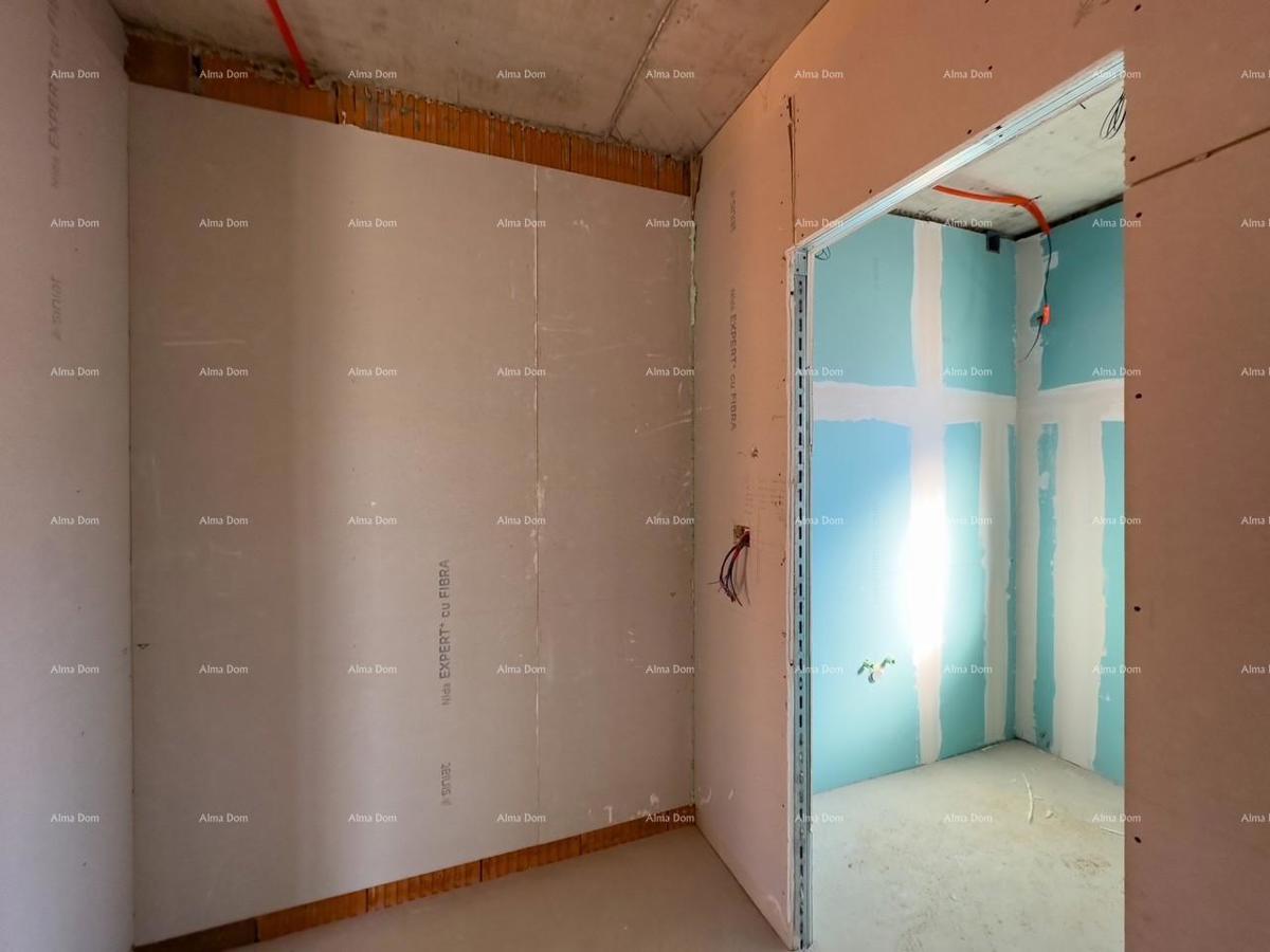 Na prodaj: Stanovanje v drugem nadstropju manjše stavbe!