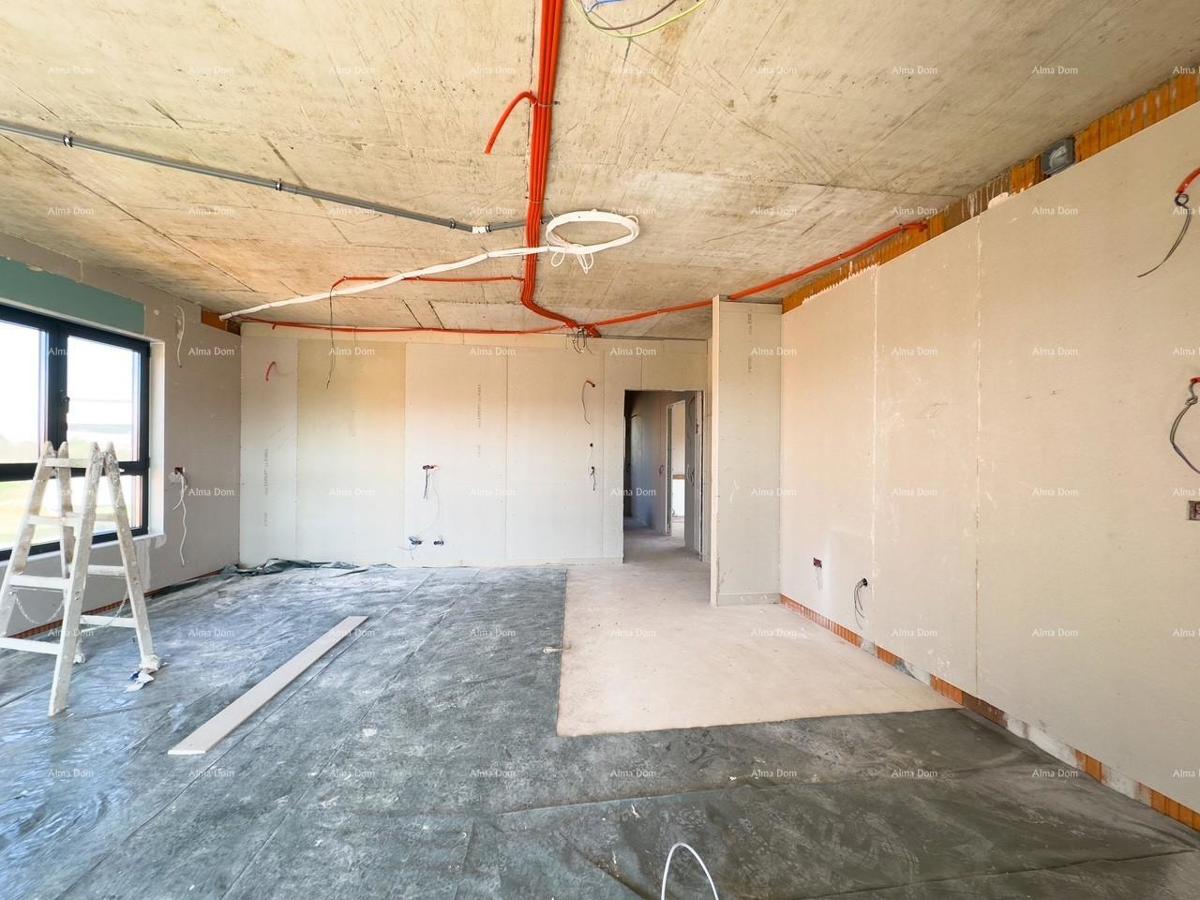 Na prodaj: Stanovanje v drugem nadstropju manjše stavbe!