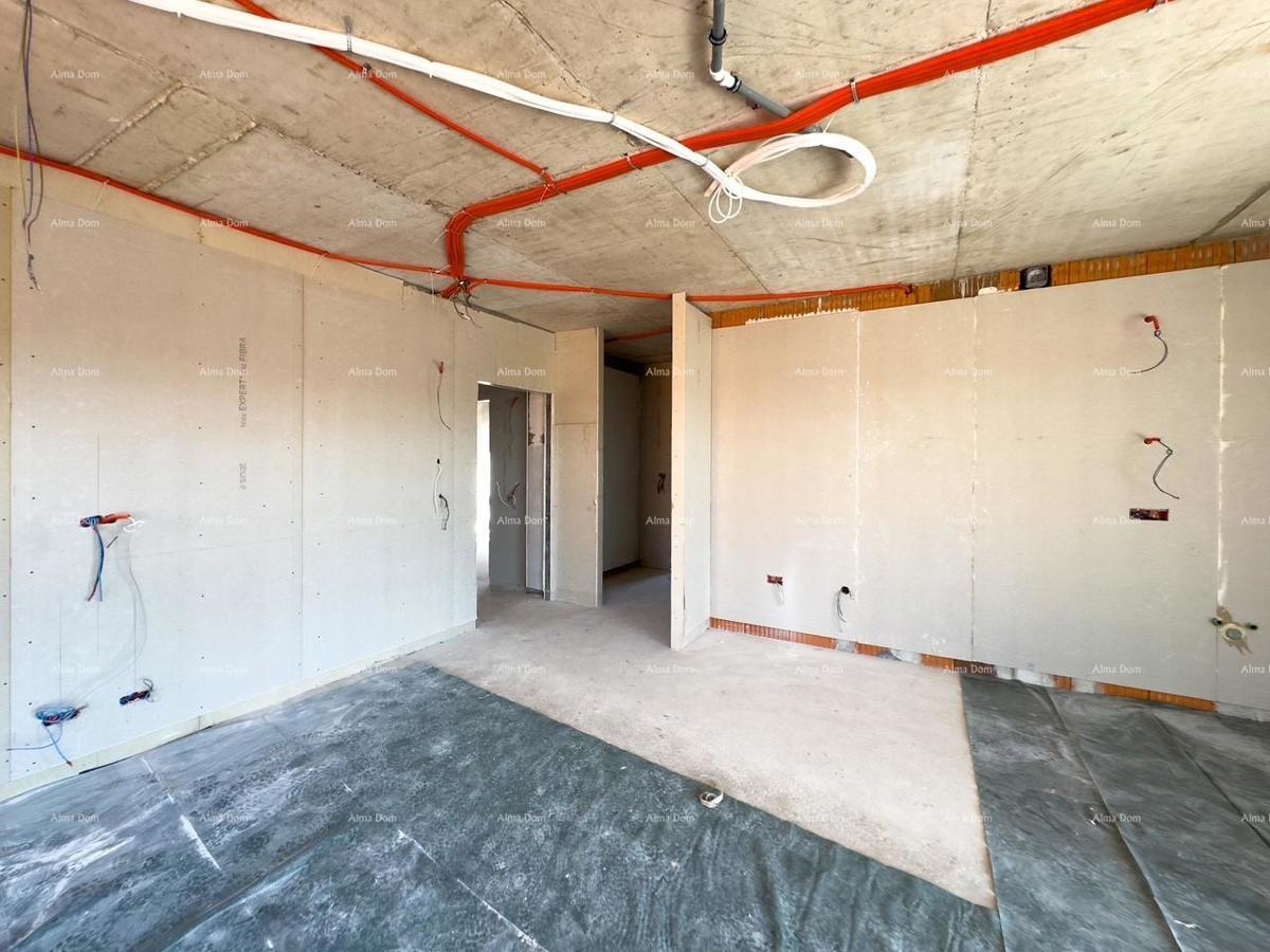 Na prodaj: Stanovanje v drugem nadstropju manjše stavbe!