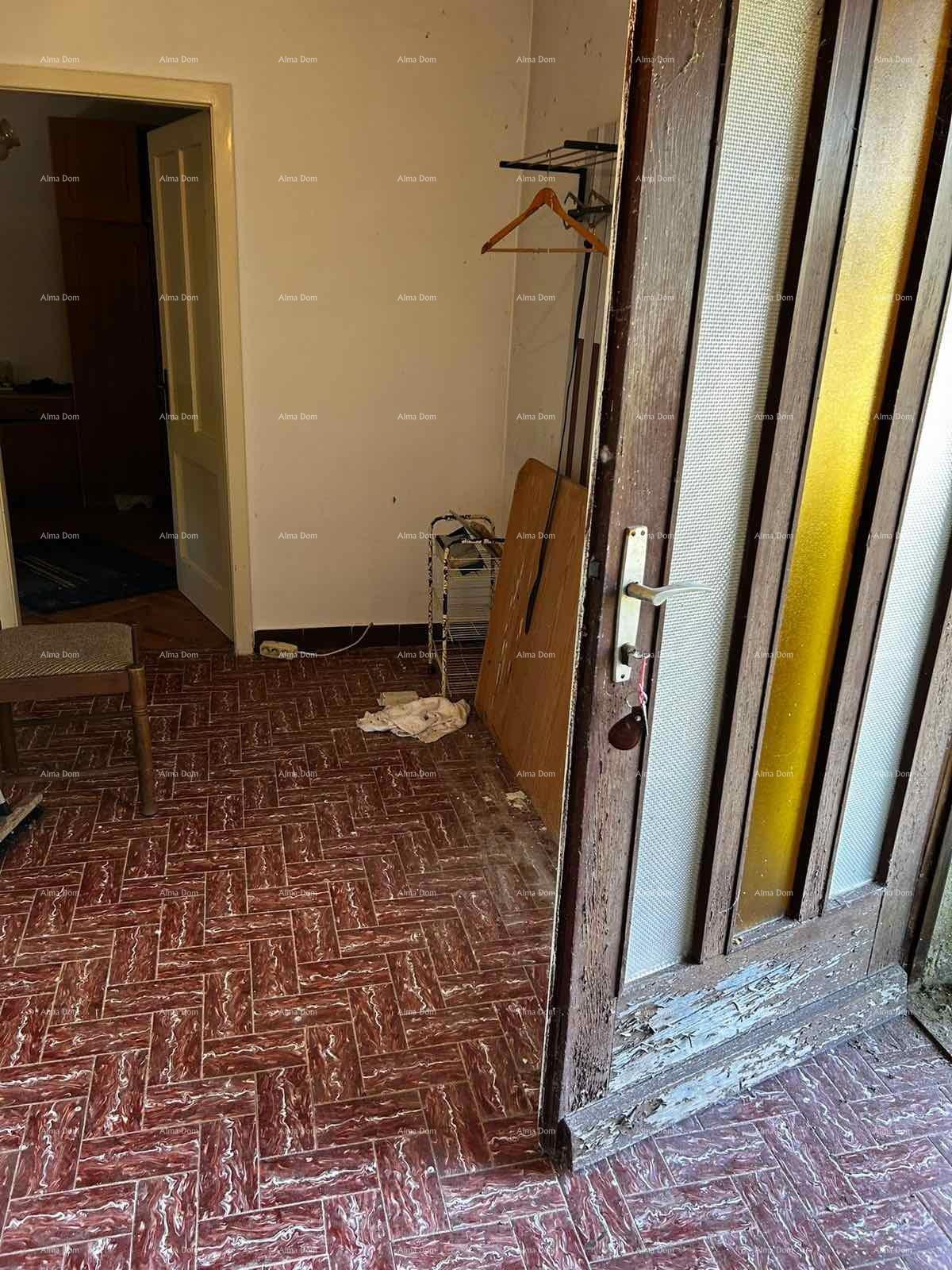 Prodaja hiše s skednjem in zemljiščem v bližini Barbana!