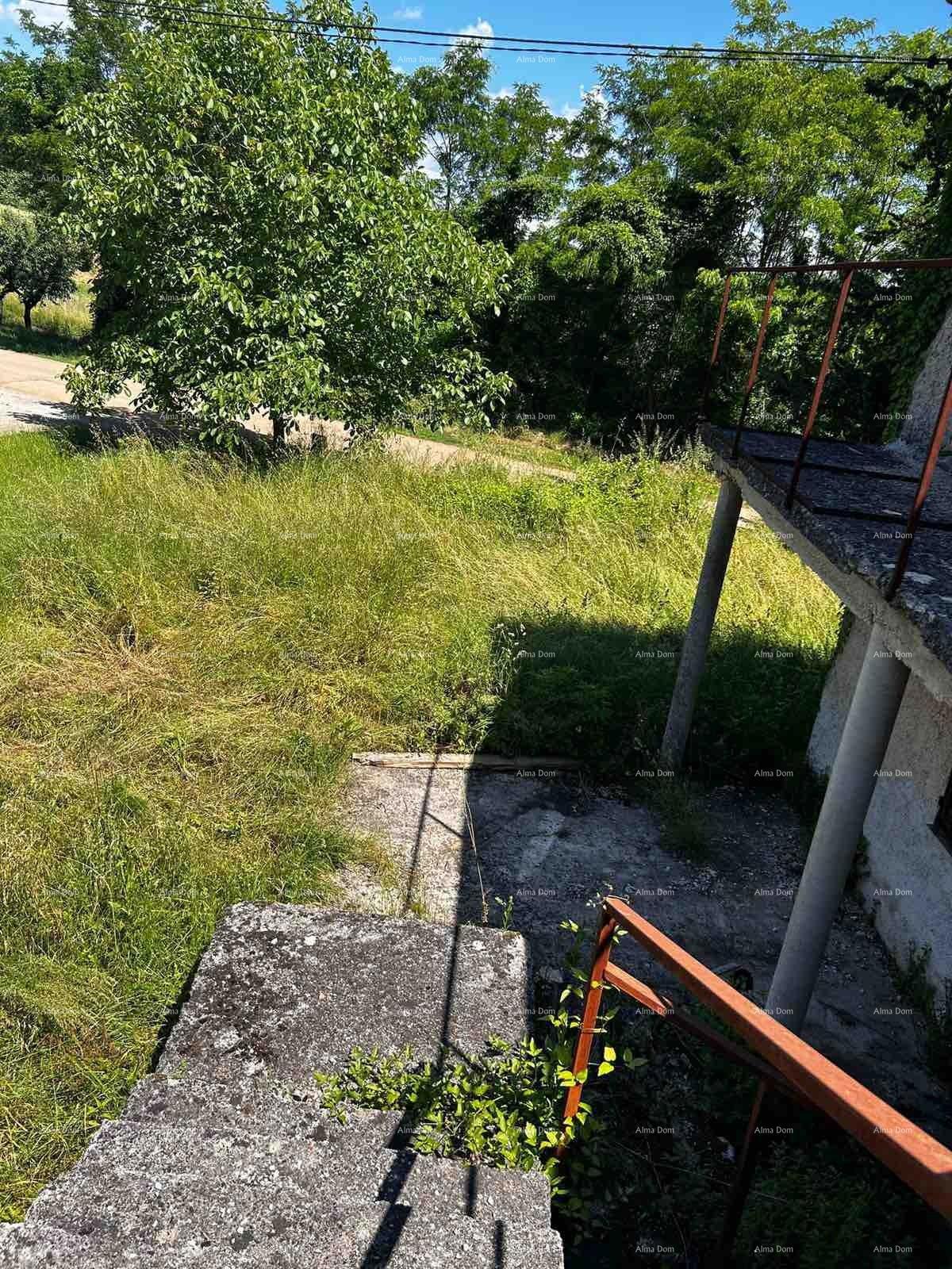 Prodaja hiše s skednjem in zemljiščem v bližini Barbana!