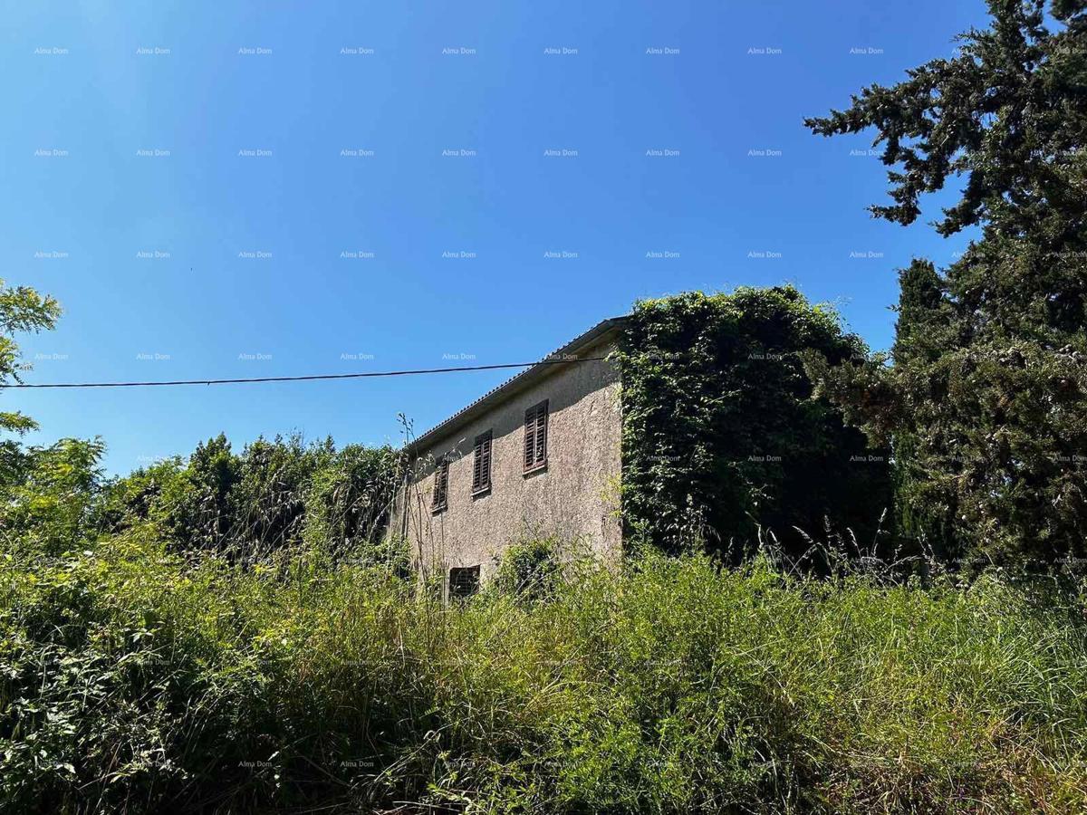 Prodaja hiše s skednjem in zemljiščem v bližini Barbana!