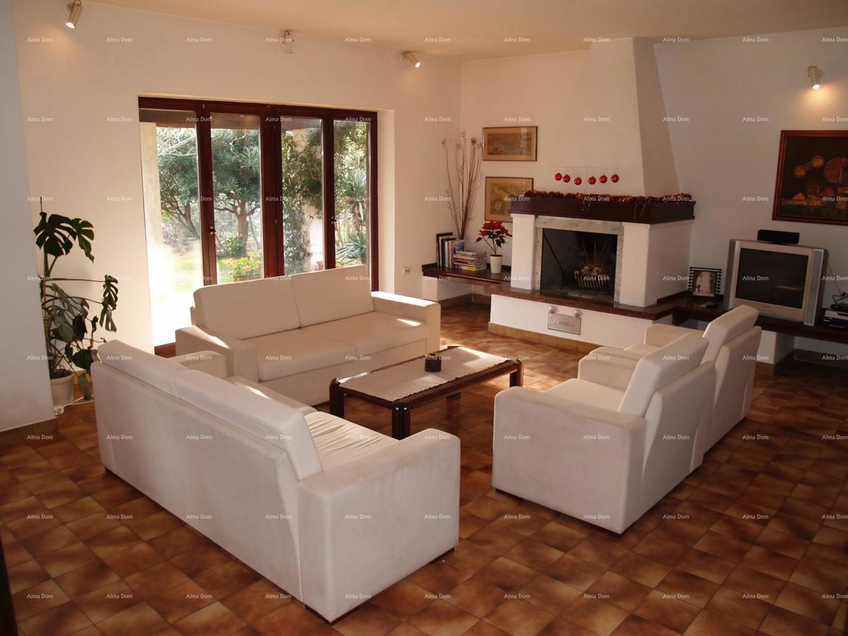 Ližnjan – Prostorna družinska hiša z velikim potencialom