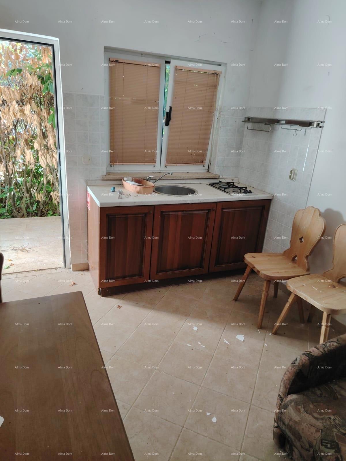 Popoln mir in potencial: nepremičnina s 12 spalnicami, bazenom in čudovitim pogledom na morje v Pomeru