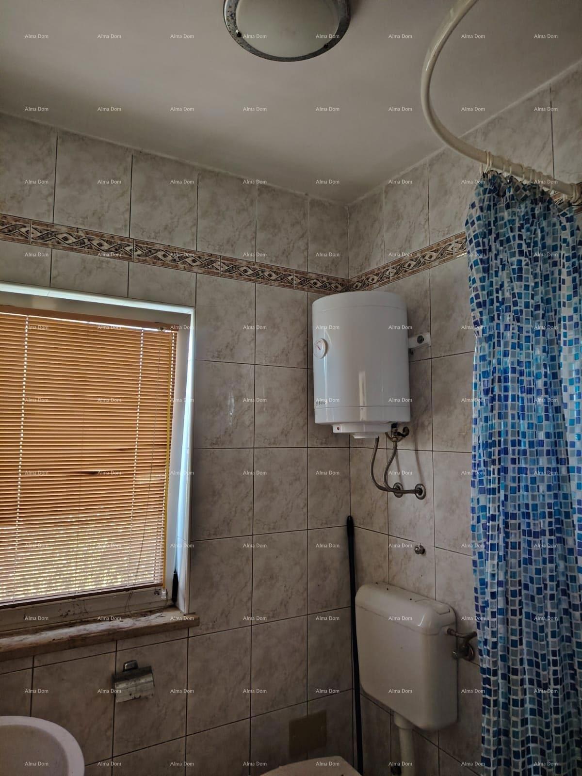 Popoln mir in potencial: nepremičnina s 12 spalnicami, bazenom in čudovitim pogledom na morje v Pomeru