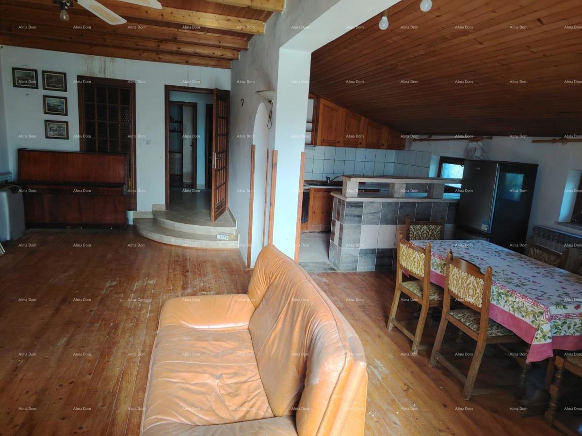 Popoln mir in potencial: nepremičnina s 12 spalnicami, bazenom in čudovitim pogledom na morje v Pomeru