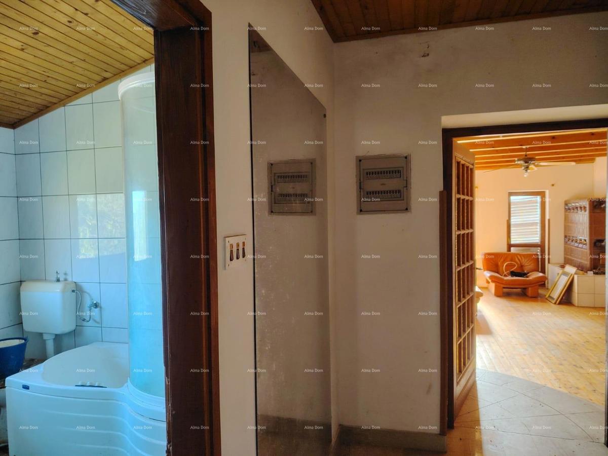 Popoln mir in potencial: nepremičnina s 12 spalnicami, bazenom in čudovitim pogledom na morje v Pomeru