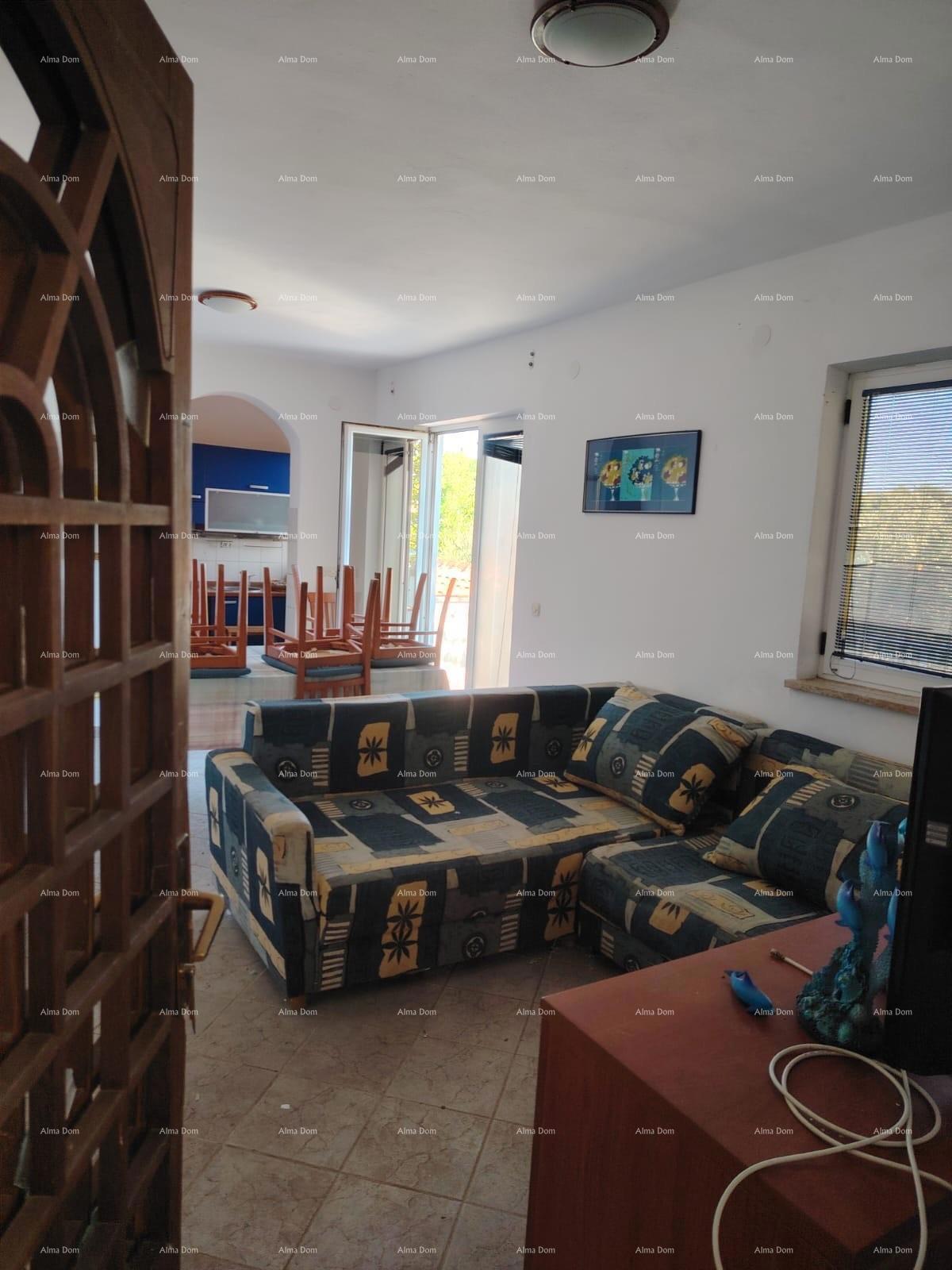 Popoln mir in potencial: nepremičnina s 12 spalnicami, bazenom in čudovitim pogledom na morje v Pomeru