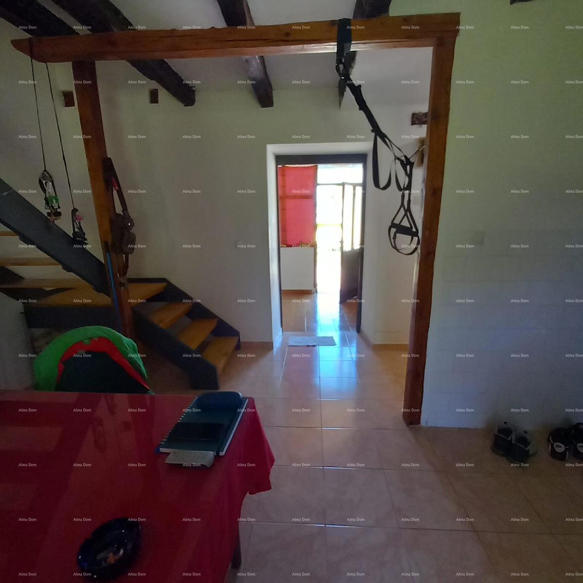 Na prodaju: šarmantna istarska kuća s prostranim dvorištem – Valtura