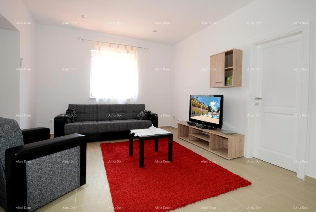 Prodaja - hiša s 4 stanovanji - okolica Višnjana!