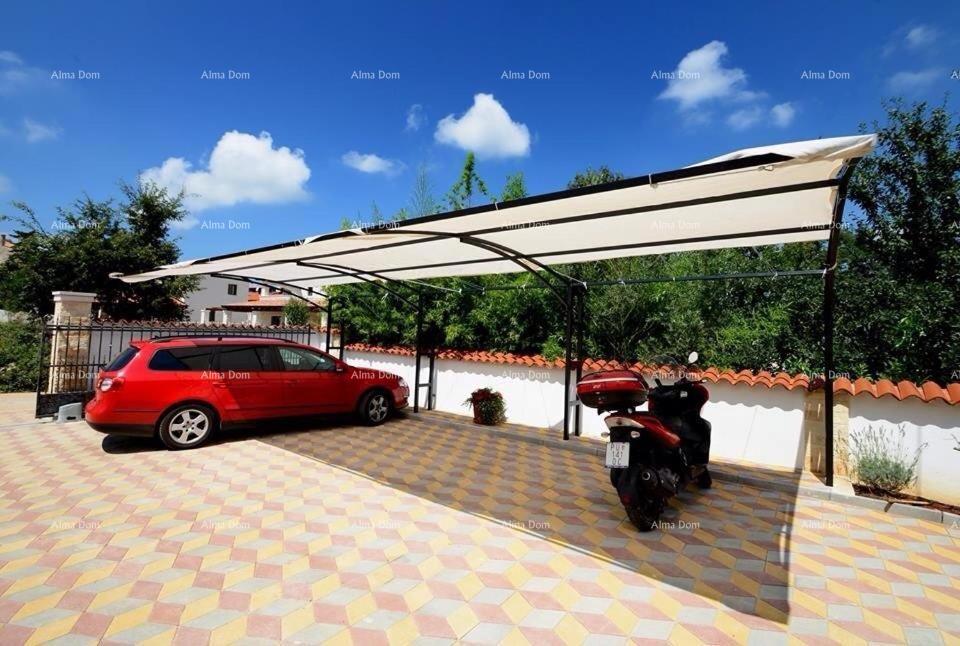 Prodaja - hiša s 4 stanovanji - okolica Višnjana!