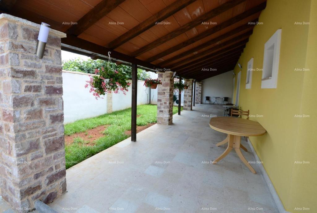 Prodaja - hiša s 4 stanovanji - okolica Višnjana!