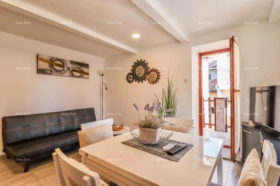 Prekrasen stan v Rovinju – 55 m², dvonadstropen, s pogledom na staro mesto