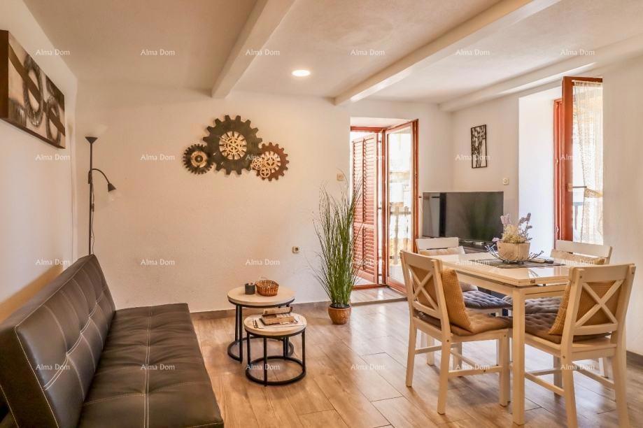 Prekrasen stan v Rovinju – 55 m², dvonadstropen, s pogledom na staro mesto