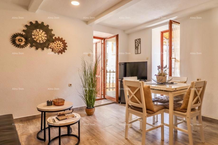 Prekrasen stan v Rovinju – 55 m², dvonadstropen, s pogledom na staro mesto