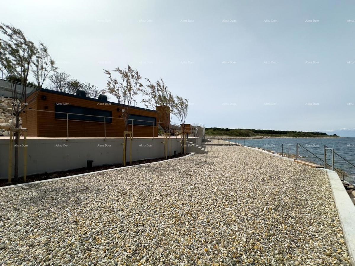 Umag. Prodamo stanovanje v luksuznem aparthotelu!