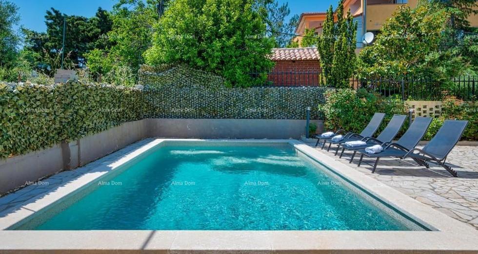 Prodaja kuće s bazenom i pogledom na more – Ližnjan