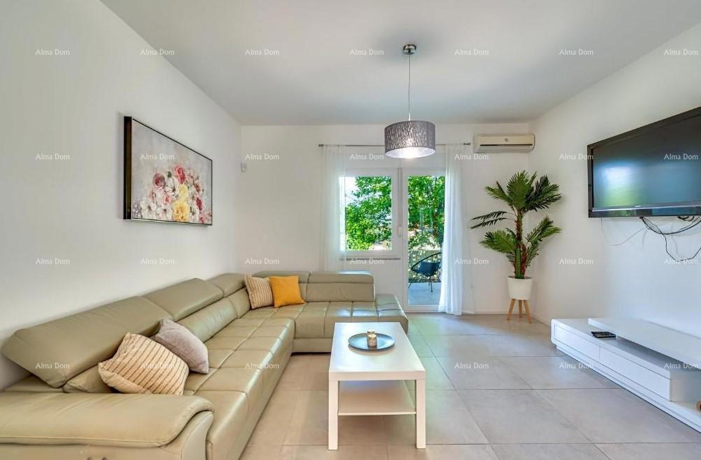 Prodaja kuće s bazenom i pogledom na more – Ližnjan