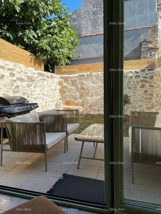 Vodnjan – avtohtona kamnita hiša, 96 m2